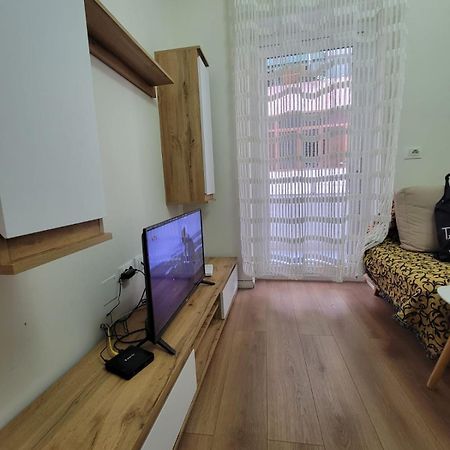 Apartamento Ajla Komuna Apartament Tirana Exterior foto